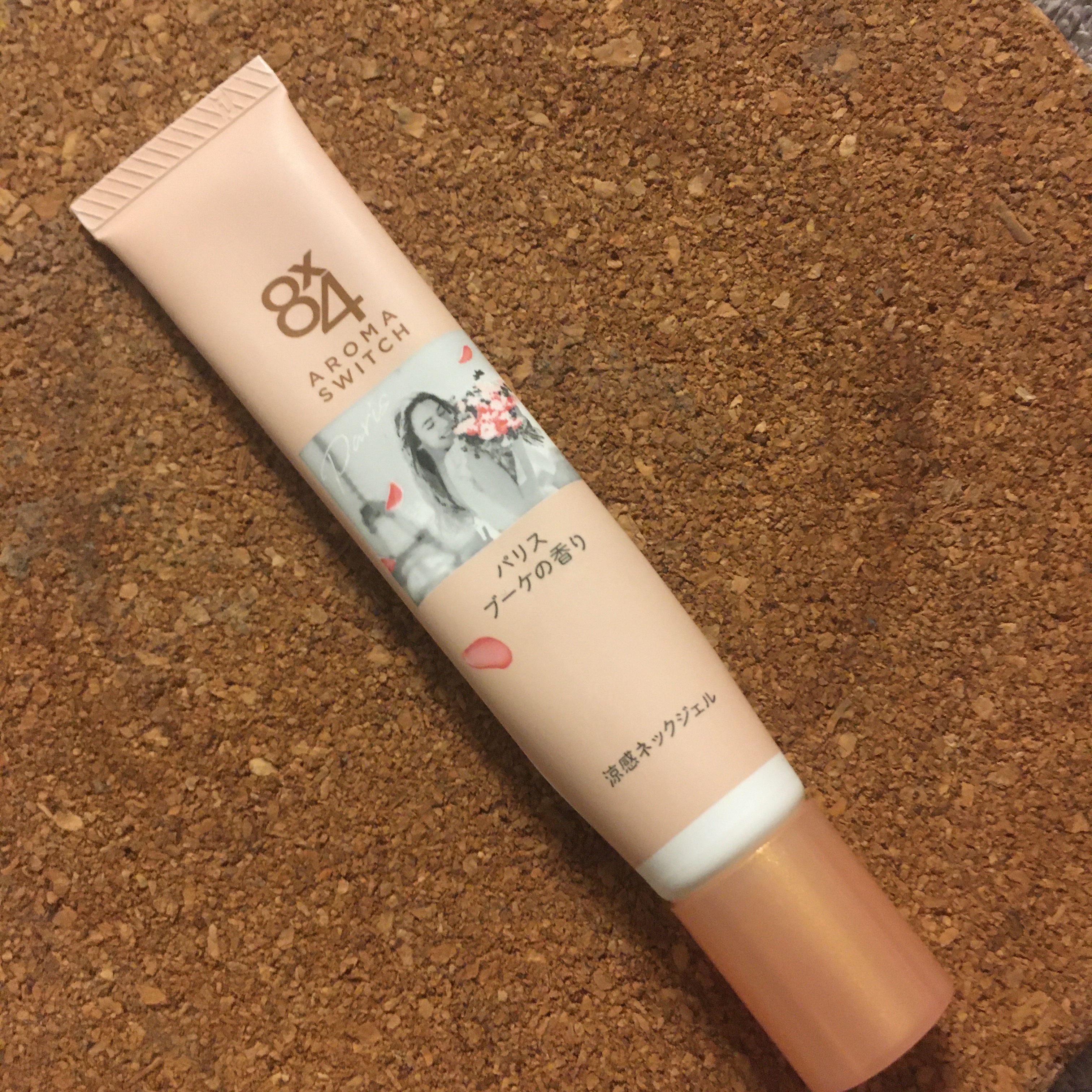 8x4 アロマスイッチ 涼感ネックジェル パリスブーケの香り/８ｘ４/デオドラント・制汗剤を使ったクチコミ（1枚目）