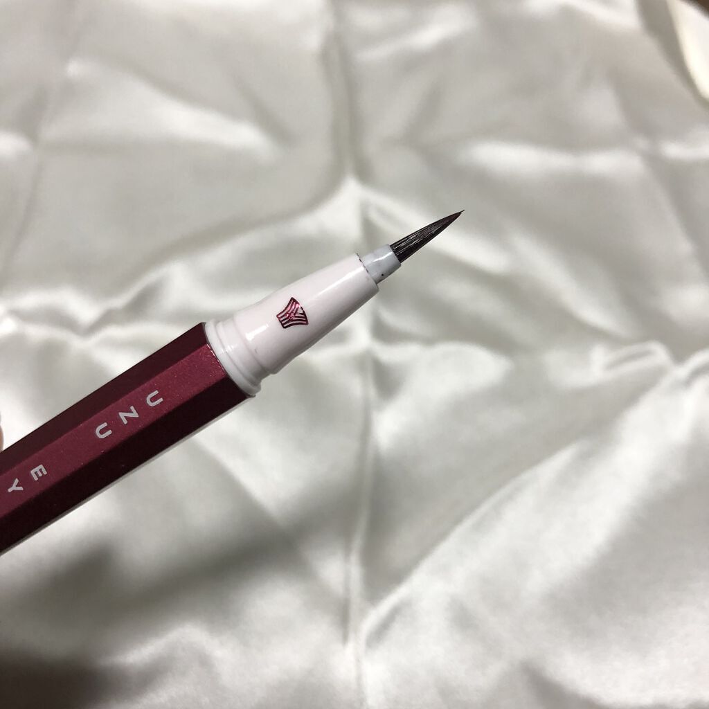 EYE OPENING LINER/UZU BY FLOWFUSHI/リキッドアイライナーを使ったクチコミ（2枚目）