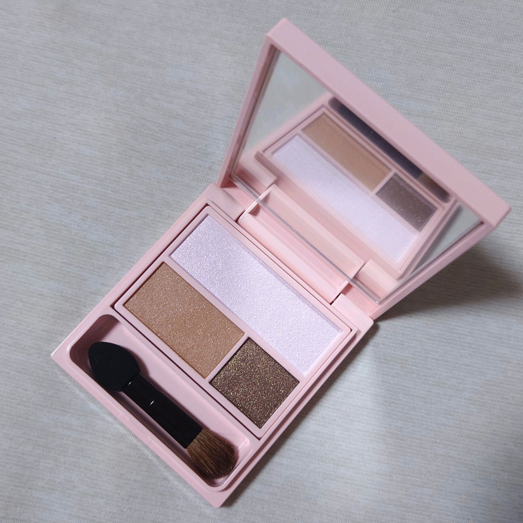 フーミー アイシャドウパレット/WHOMEE/アイシャドウパレットを使ったクチコミ（1枚目）