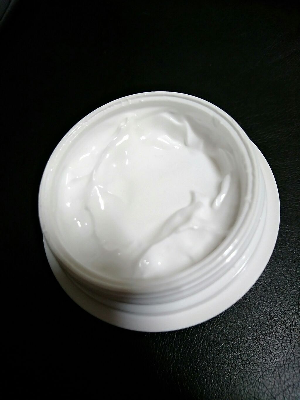 WHITE MILK CREAM/3CE/フェイスクリームを使ったクチコミ（2枚目）