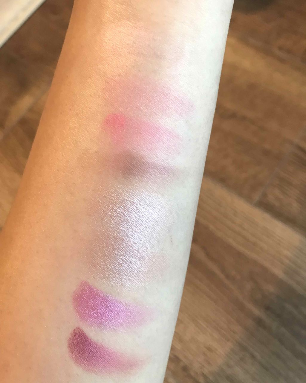 スイーツコレクション/マリブビューティー/アイシャドウパレットを使ったクチコミ(3枚目)