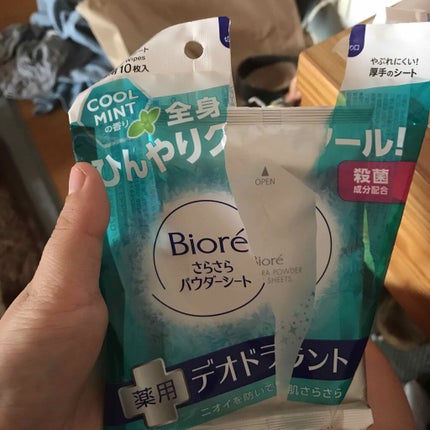 さらさらパウダーシート 薬用デオドラント クールミントの香り/ビオレ/ボディシートを使ったクチコミ(2枚目)