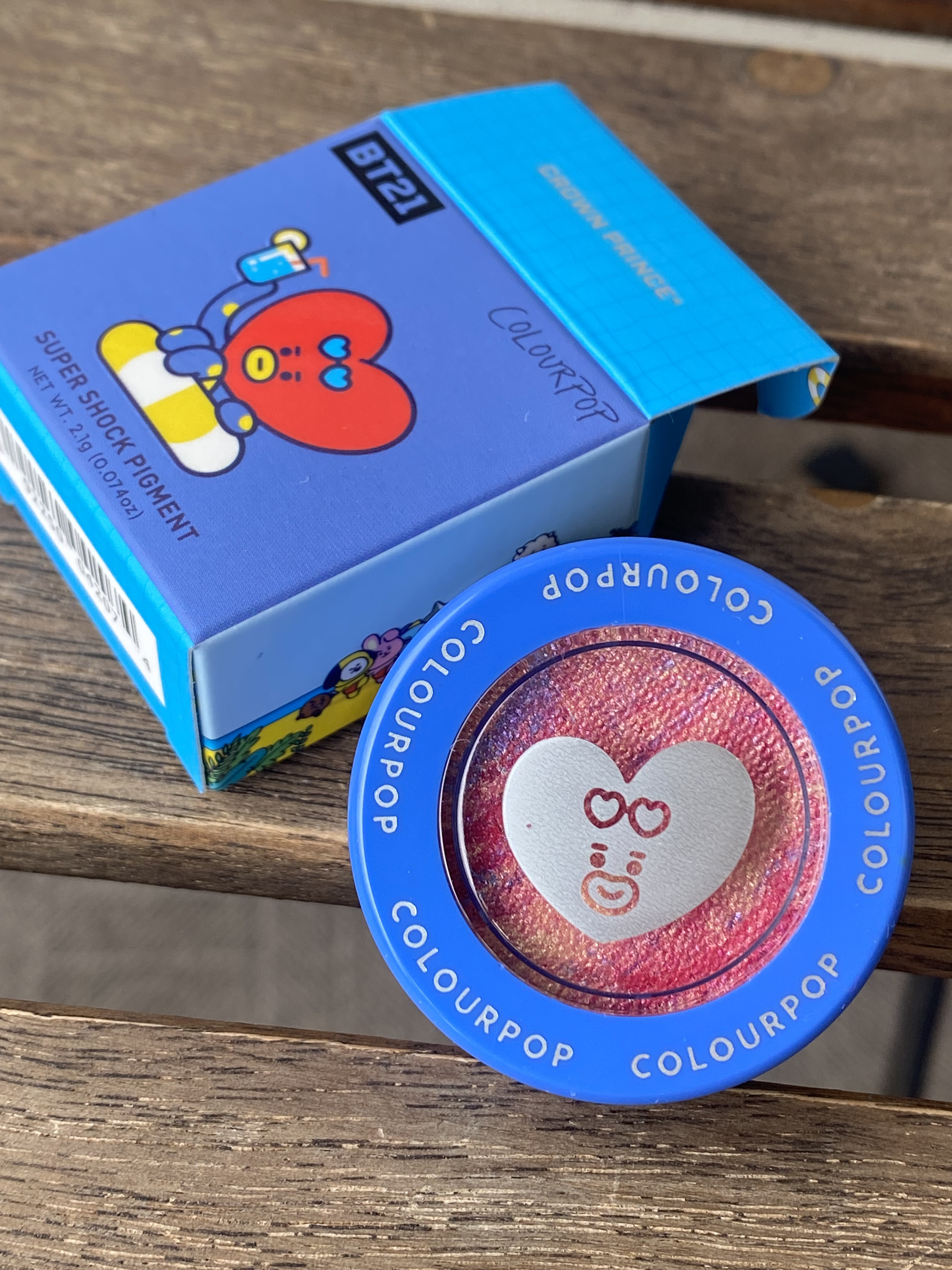  スーパーショックシャドウ/ColourPop/単色アイシャドウを使ったクチコミ（1枚目）