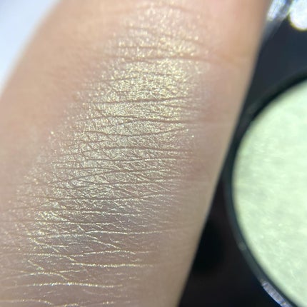 オンブル エサンシエル/CHANEL/単色アイシャドウを使ったクチコミ(6枚目)