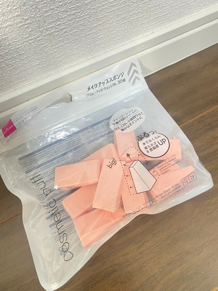 メイクアップスポンジ(バリューパック ウェッジ型 30個)/DAISO/パフ・スポンジを使ったクチコミ(1枚目)