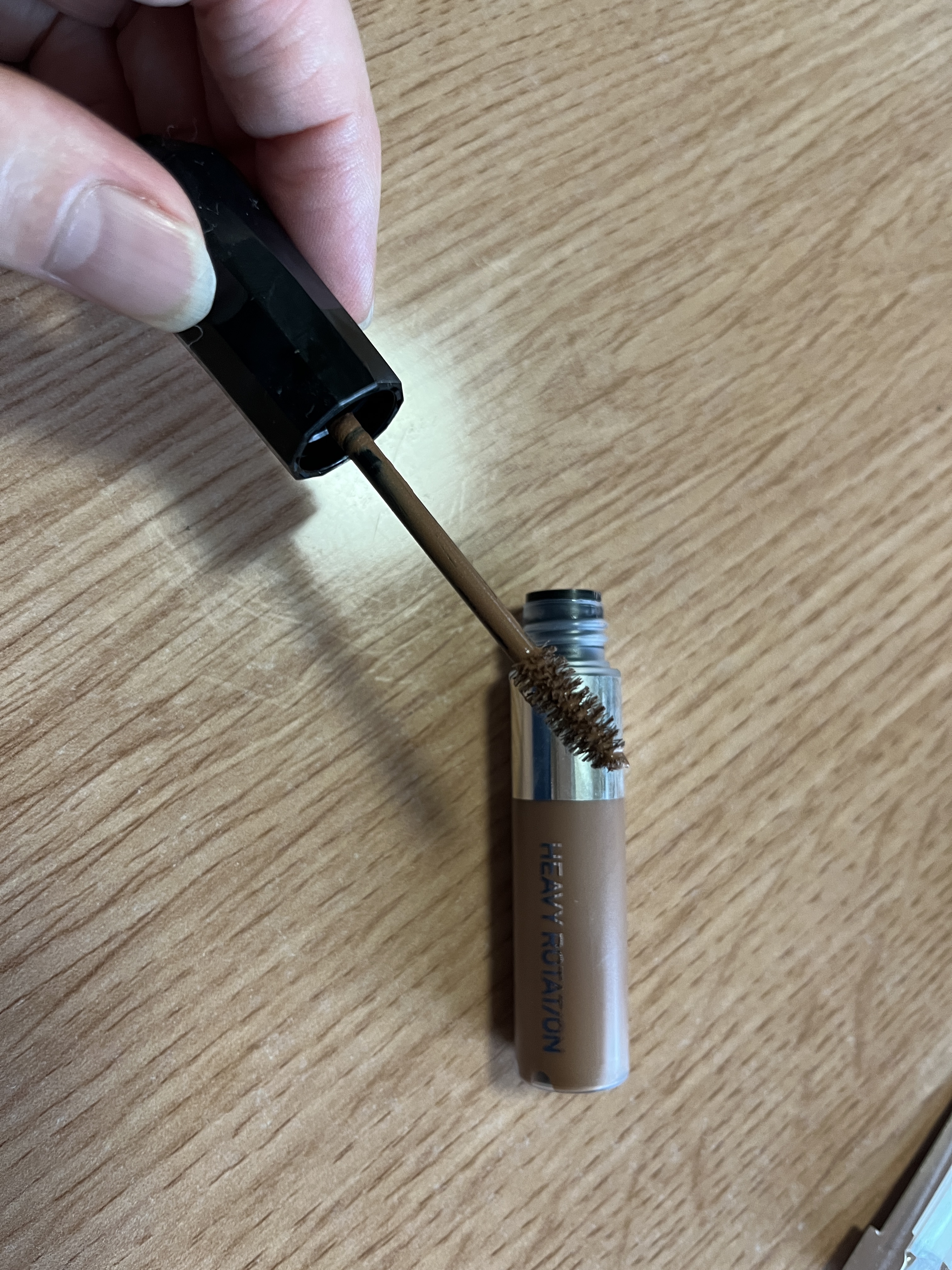 ヘビーローテーション カラーリングアイブロウEX 13 マイルドブラウン/ヘビーローテーション/眉マスカラを使ったクチコミ（2枚目）