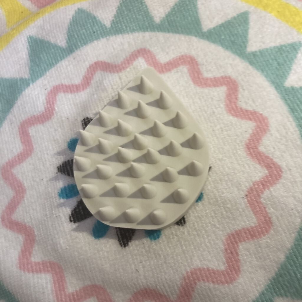 リラクシングマッサージブラシ/エトヴォス/スカルプブラシを使ったクチコミ（2枚目）