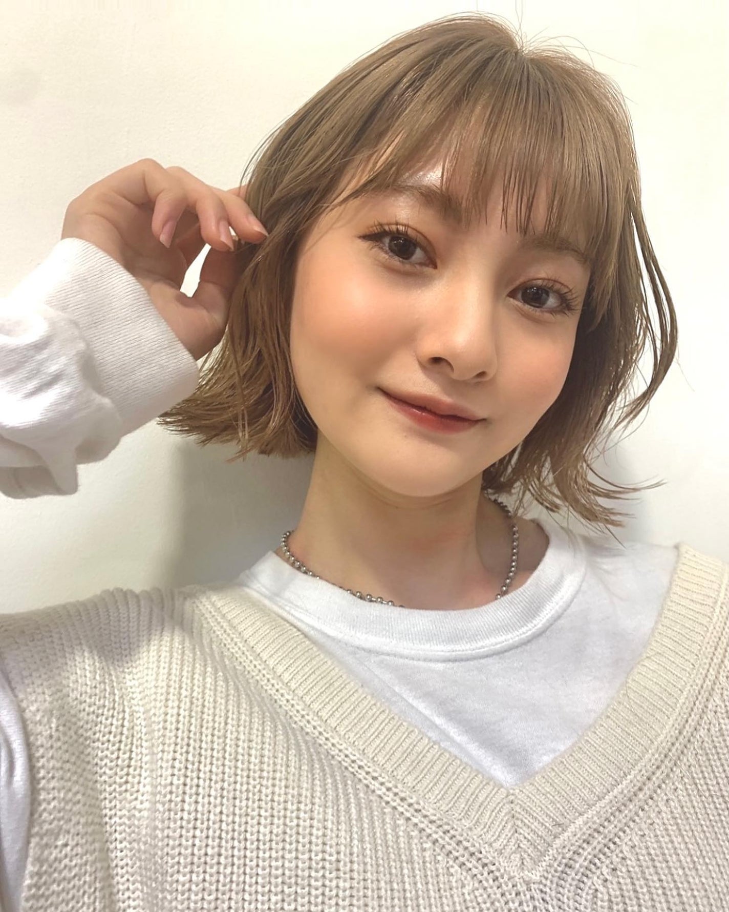 HARUNA on LIPS 「.おしゃれなハイトーンボブ☀️.ブリーチ一回で作る、滑らかなベ..」(2枚目)