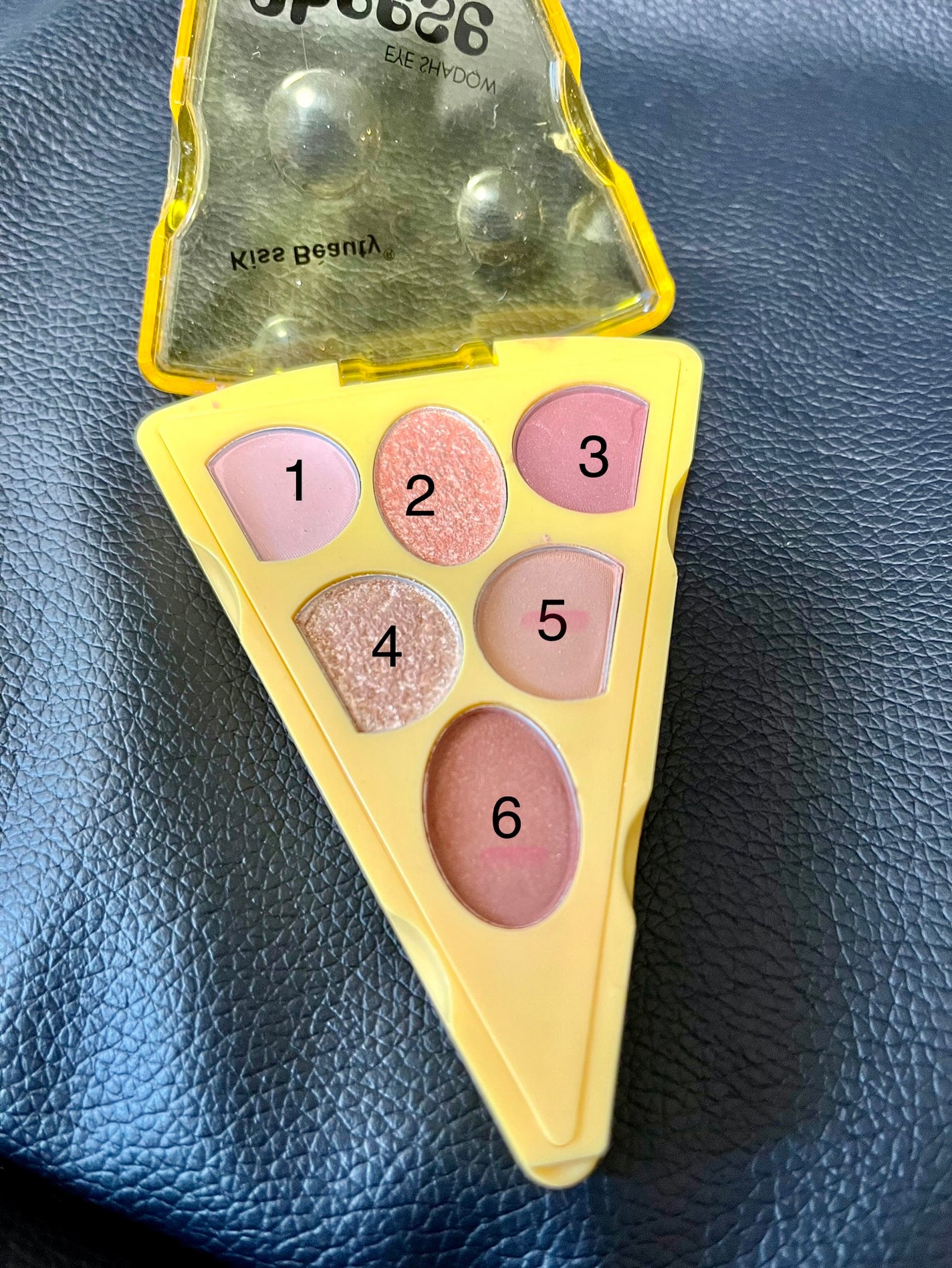 EYE SHADOW Cheese/kiss beauty/アイシャドウパレットを使ったクチコミ(2枚目)