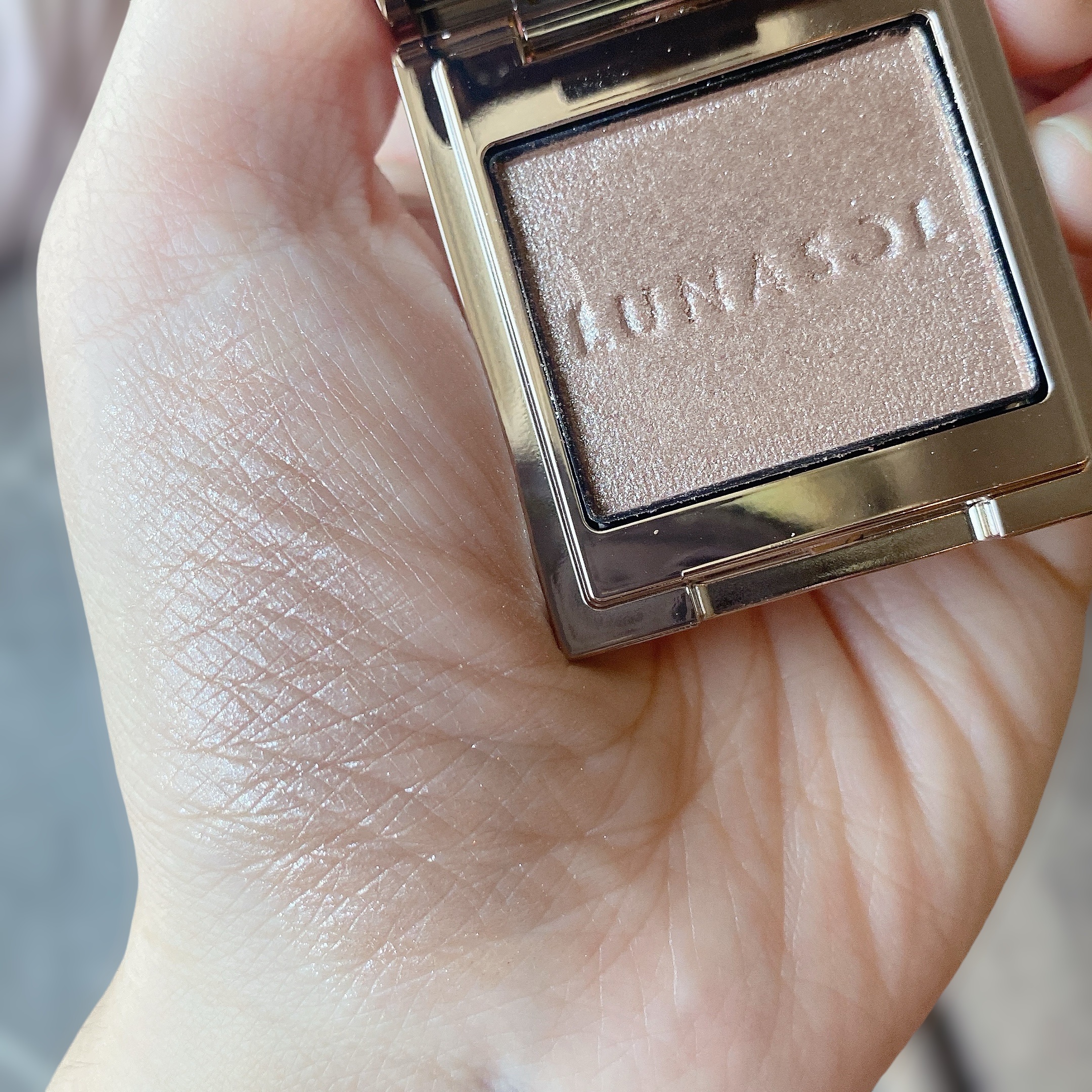 ルナソル モノアイカラーレーション 03 Mirror Ash/LUNASOL/単色アイシャドウを使ったクチコミ（2枚目）