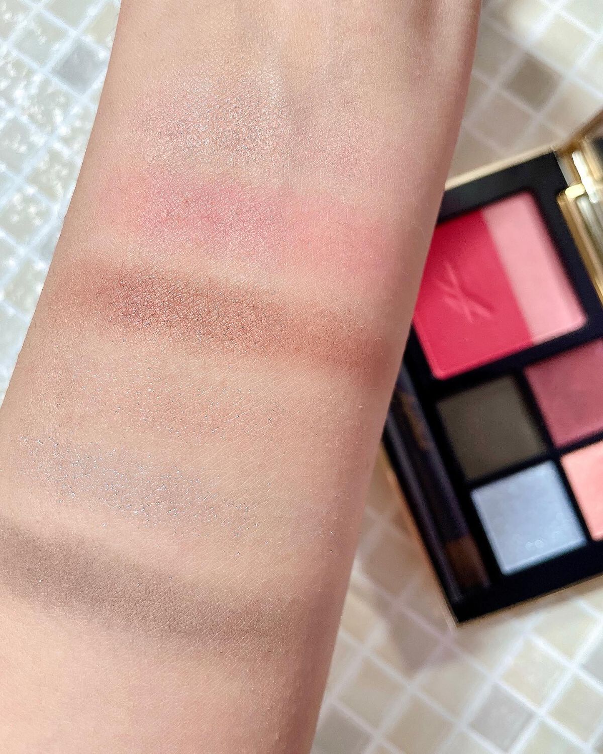 コンスピキュアス アイ＆チークカラーパレット リミテッドコレクション b/Amplitude/アイシャドウパレットを使ったクチコミ（3枚目）