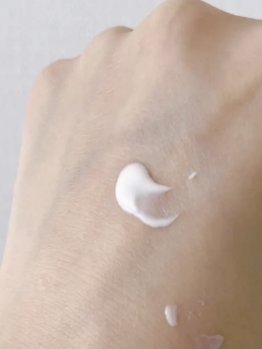 クリーム　イン　デイ/KANEBO/フェイスクリームを使ったクチコミ（3枚目）