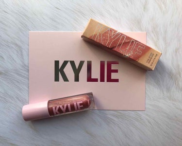 Kylighter / PRESSED ILLUMINATING POWDER/Kylie Cosmetics/パウダーチークを使ったクチコミ（1枚目）