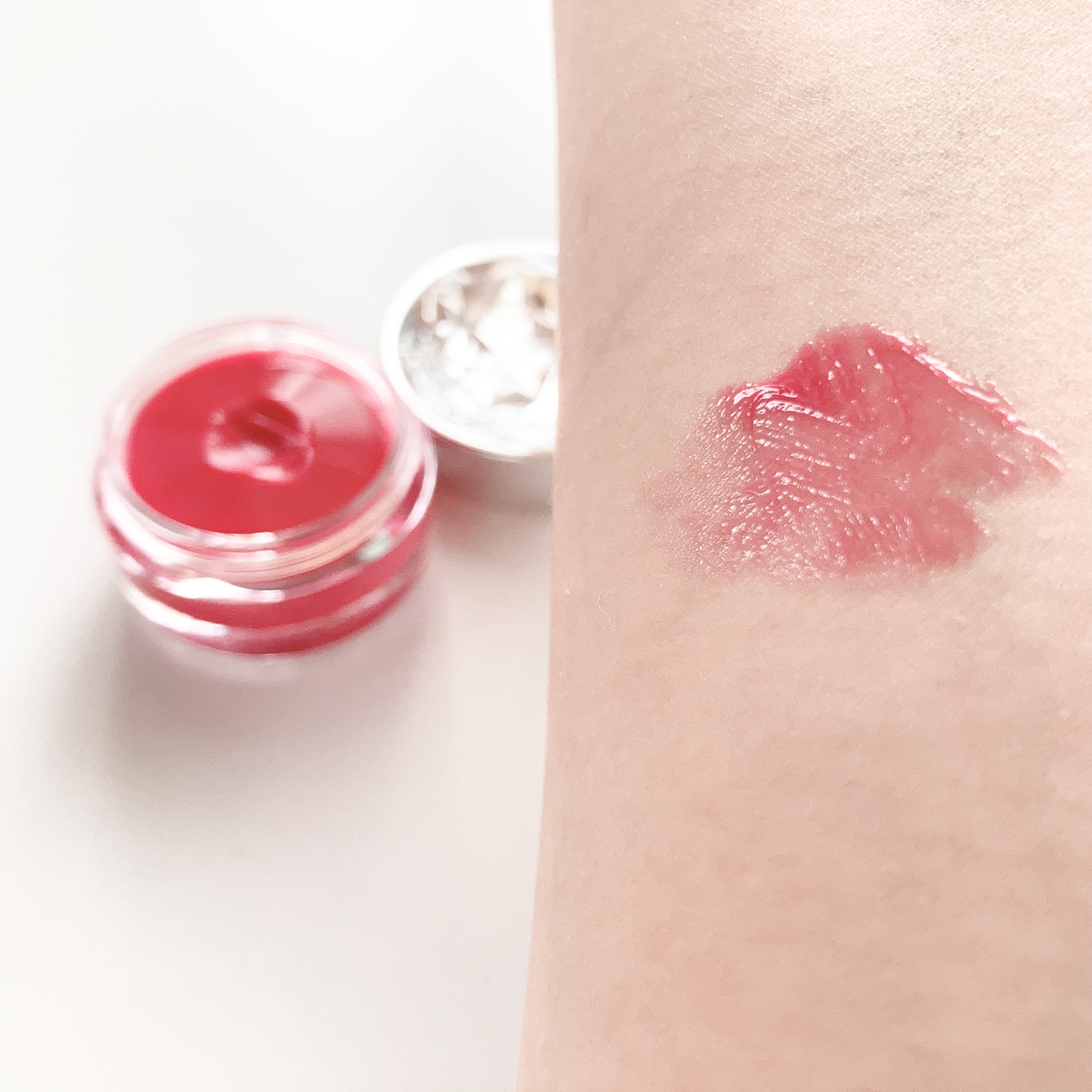 ジルスチュアート リップバーム マグノリア：フューシャピンク/JILL STUART/リップバームを使ったクチコミ（3枚目）