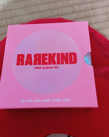 YANO on LIPS 「RAREKINDMINIALBUM1STピンクバージョン😍こち..」（1枚目）