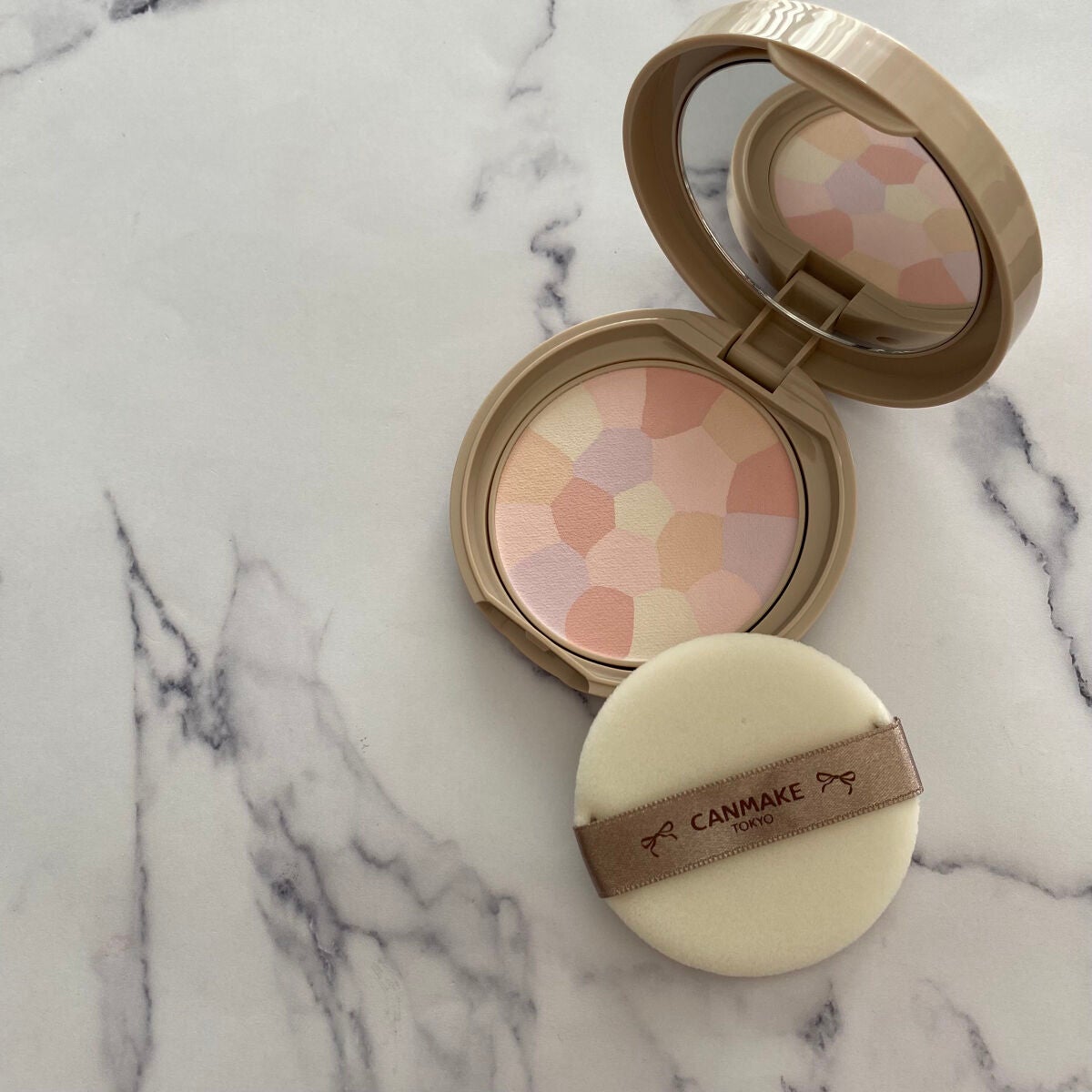 マシュマロフィニッシュパウダー ~Abloom~/キャンメイク/プレストパウダーを使ったクチコミ(3枚目)