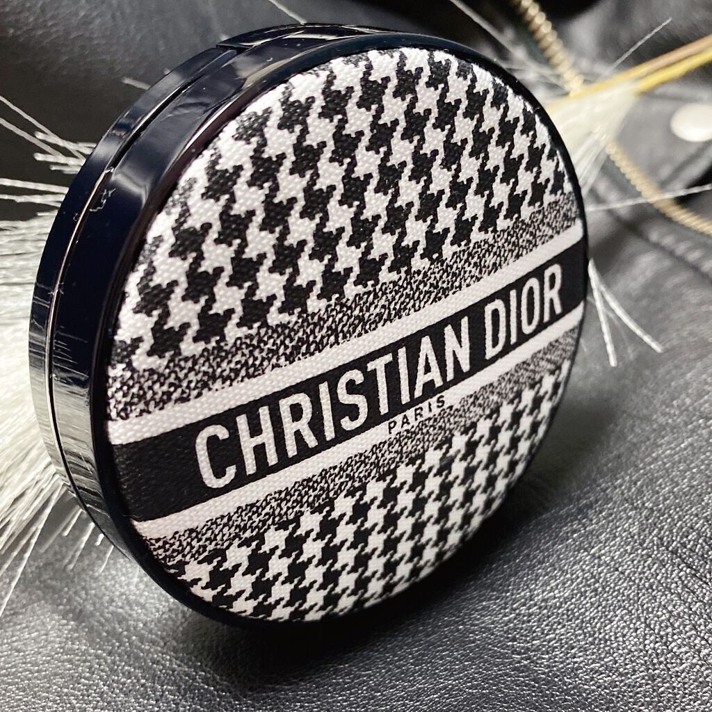 Dior ディオールスキン フォーエヴァー グロウ クッションのクチコミ「＼2022年.1月1日発売✩.*˚／
♡♡ニュー ルック　エディション♡♡

大注目！！
❤️.....」（2枚目）