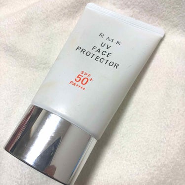 ◉RMK UVフェイスプロテクター50

もともと日焼け止めの匂いやベタベタする感じがすごく苦手で...でも日焼け対策はしっかりやらないとって葛藤していた時期にこのRMKの日焼け止めに出逢いました✨

