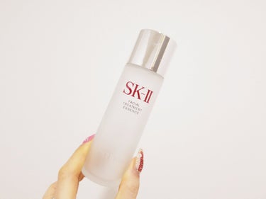 〖SK-II フェイシャル トリートメント エッセンス〗

使い切りです。
高いなーと思いつつも定期的に使いたくなる
フェイシャル トリートメント エッセンス❤  ̖́-

やっぱり使ってる間肌の調子が