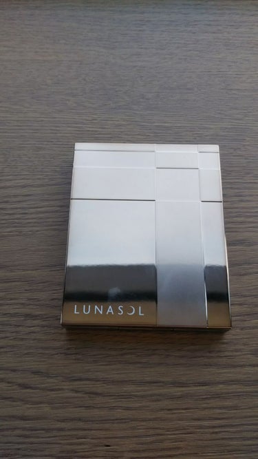 スキンモデリングアイズ/LUNASOL/パウダーアイシャドウを使ったクチコミ（3枚目）