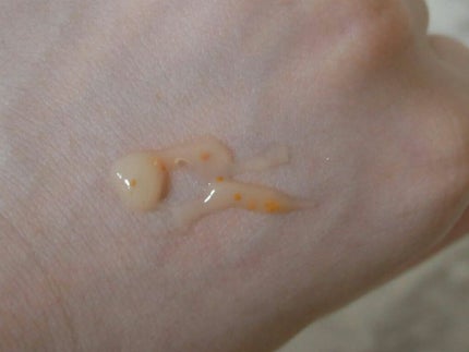 est スキンアライブマッサージのクチコミ「スクラブ入り!洗い流すマスク!
先日、お買い物したときにサンプルを頂きました☺️
実は初め.....」(2枚目)