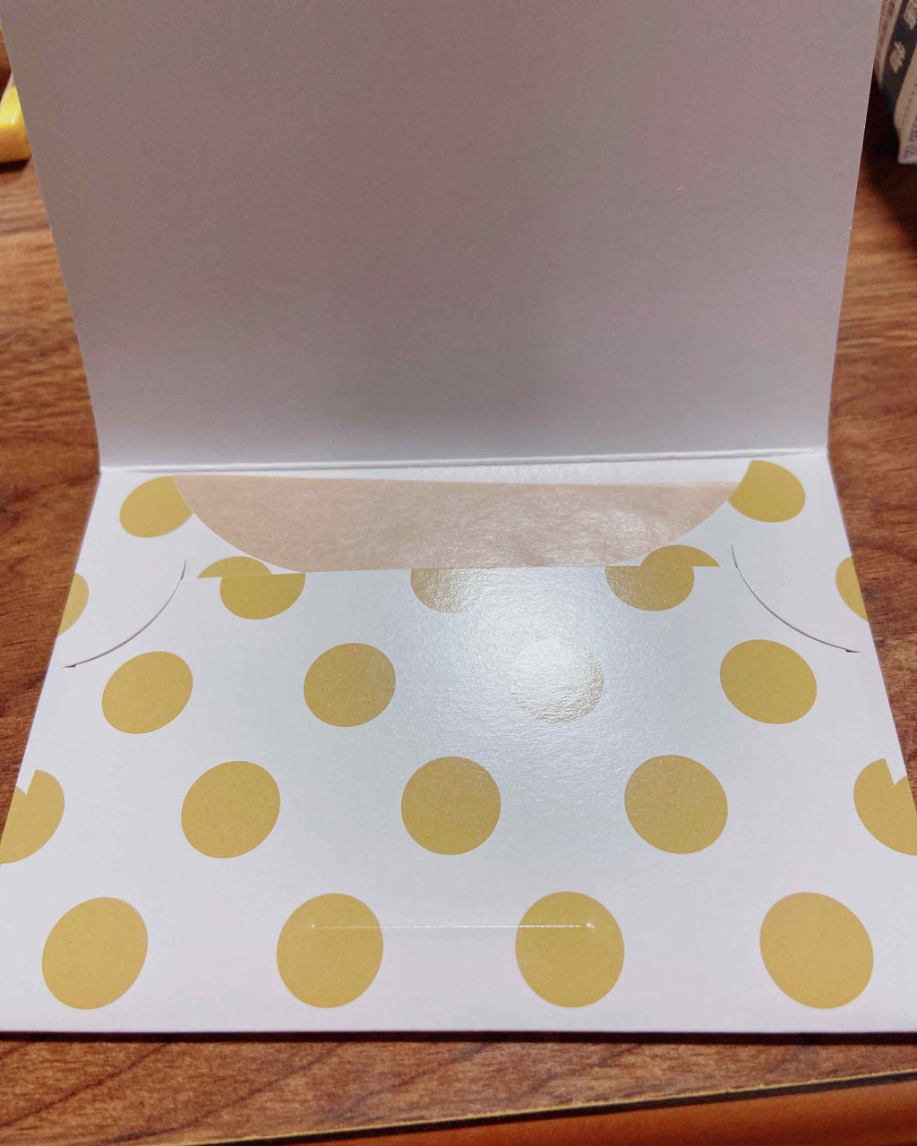 YANO on LIPS 「セリアで購入した天然麻入りあぶらとり紙です😃テカリだけでなく、..」(2枚目)