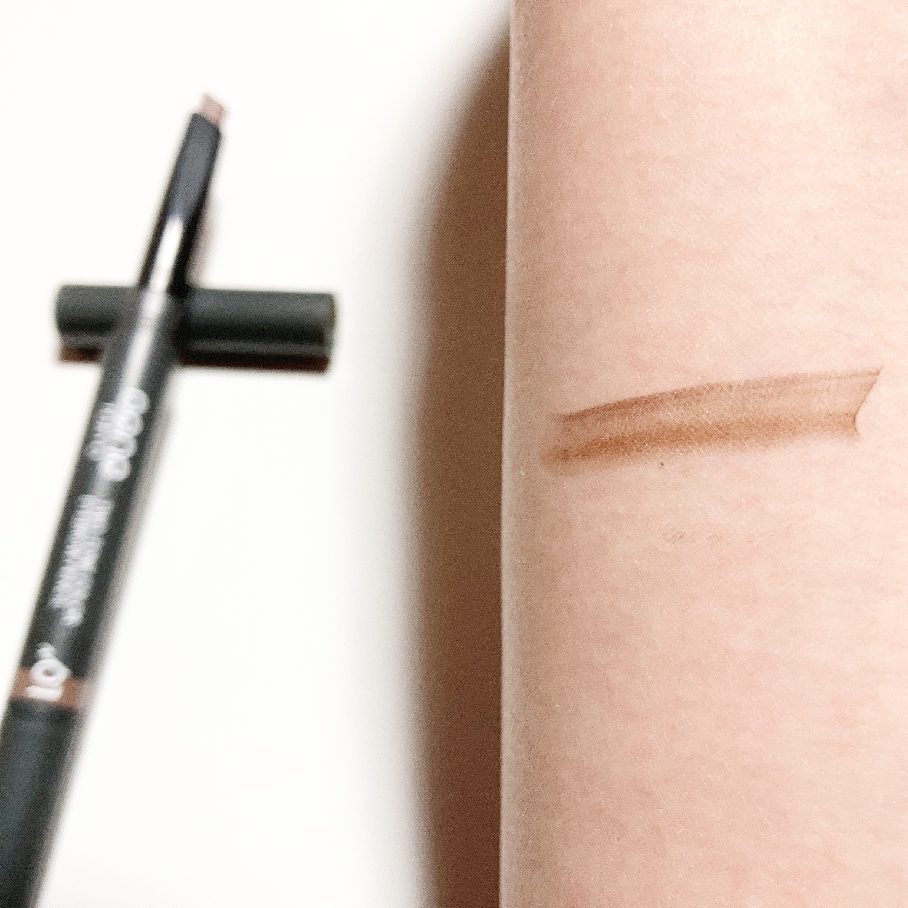 ツートンカラーアイブロウペンシル/GENE TOKYO/アイブロウペンシルを使ったクチコミ（3枚目）