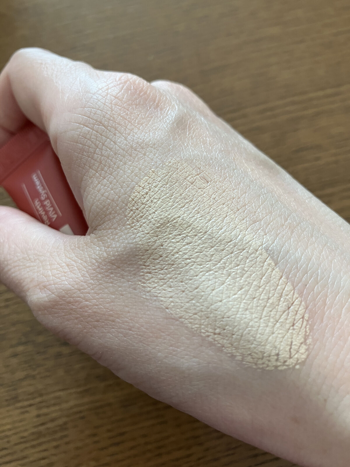 KOPHER REVIRTH VIVID SYSTEMのクチコミ「◎カバー力しっかり
◎少量でよく伸びナチュラル仕上がり

✖️マスクにはべったり
✖️二重幅や.....」（3枚目）