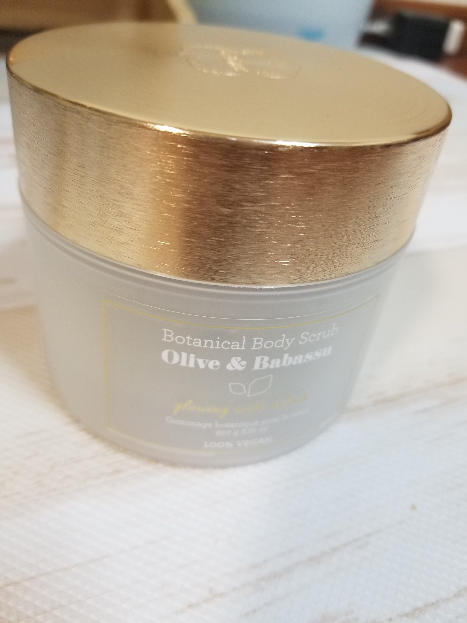 オリーブ＆ババス ボタニカル ボディスクラブ/Laline/ボディスクラブを使ったクチコミ（1枚目）