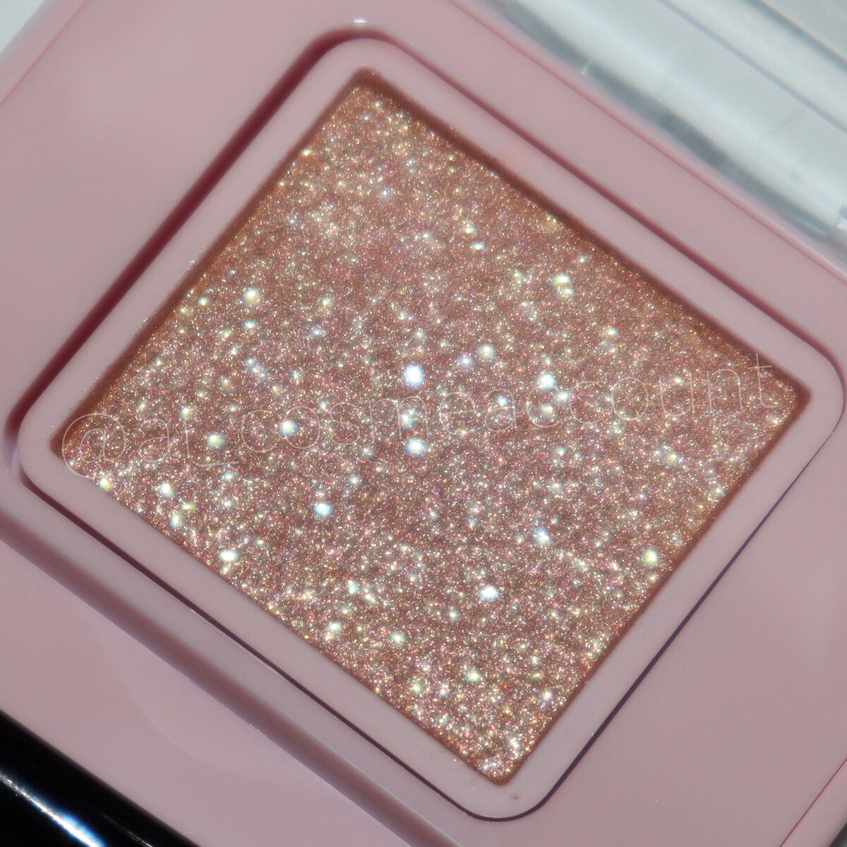 フーミー シングルラメシャドウ/WHOMEE/単色アイシャドウを使ったクチコミ(2枚目)