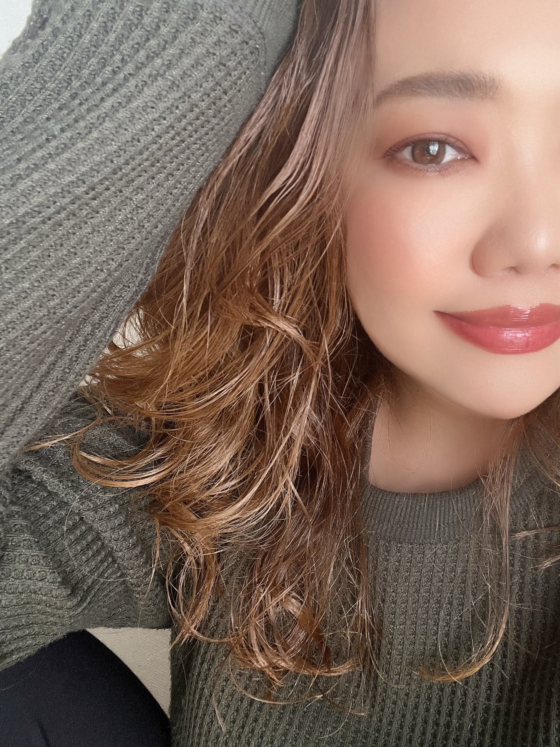 エクストラ ディメンション スキンフィニッシュ グロー ウィズ イット/M・A・C/プレストパウダーを使ったクチコミ（2枚目）