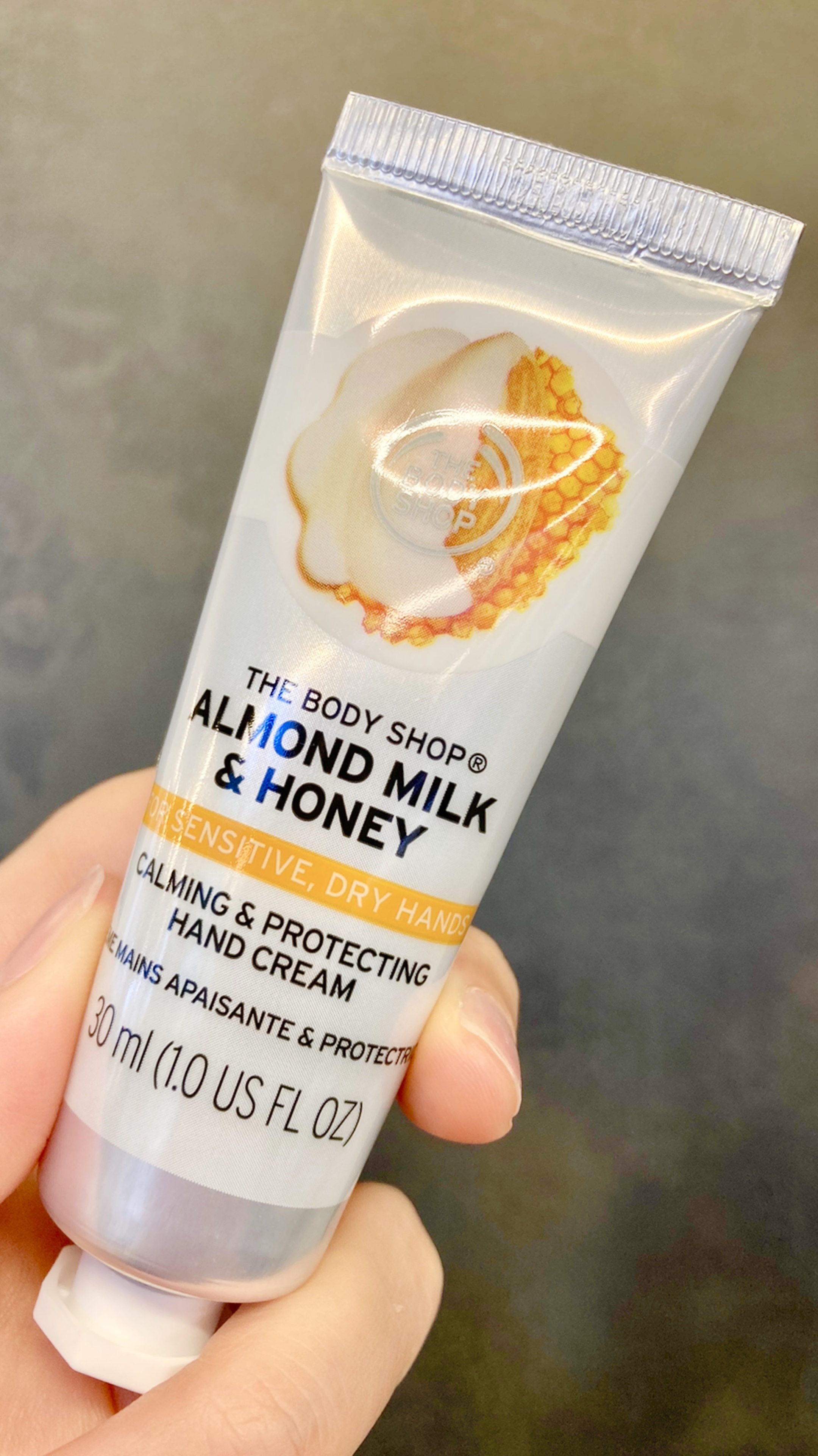 ハンドクリーム AM&H（アーモンドミルク＆ハニー）/THE BODY SHOP/ハンドクリームを使ったクチコミ（1枚目）