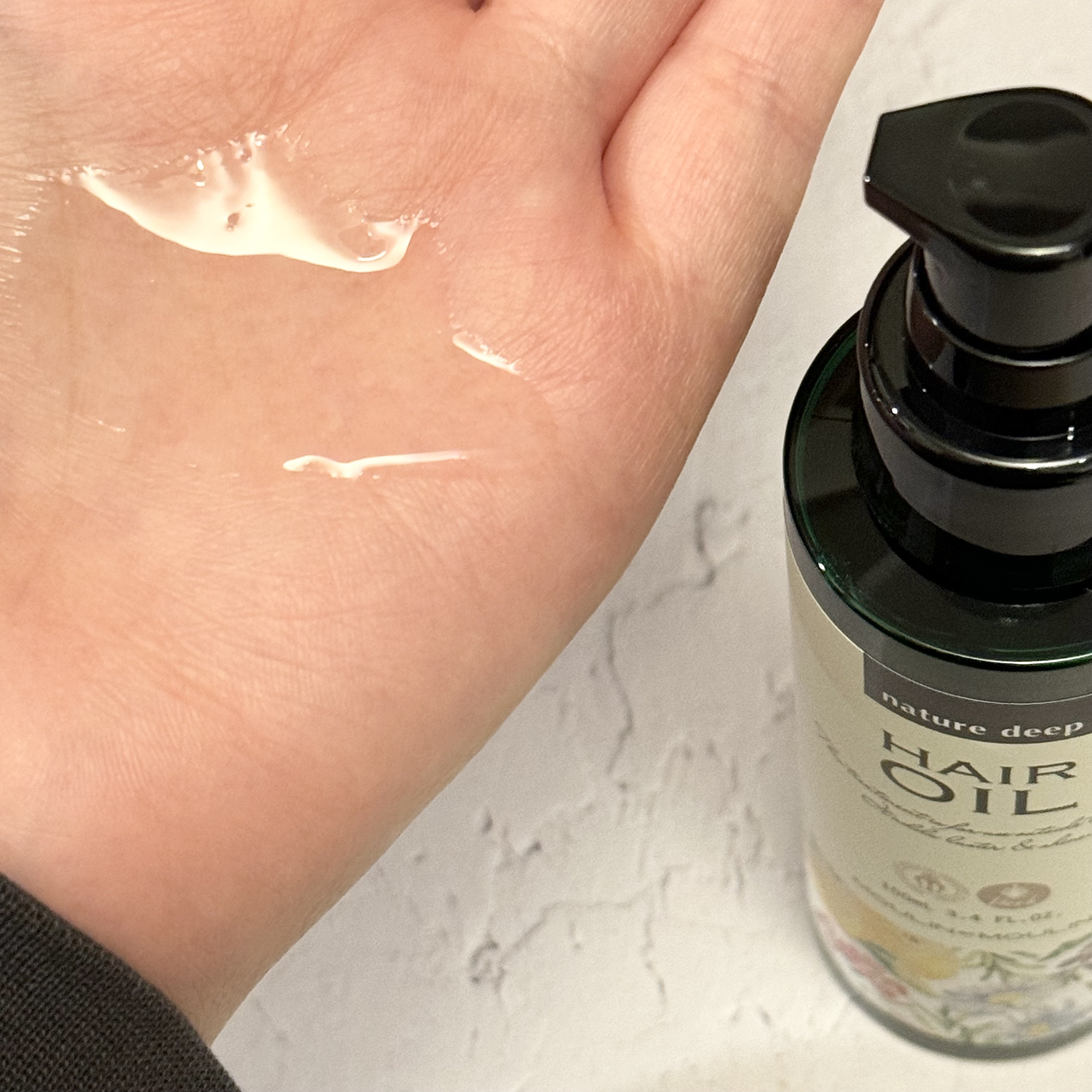 ツヤ髪オイル/ネイチャーディープ /ヘアオイルを使ったクチコミ（2枚目）