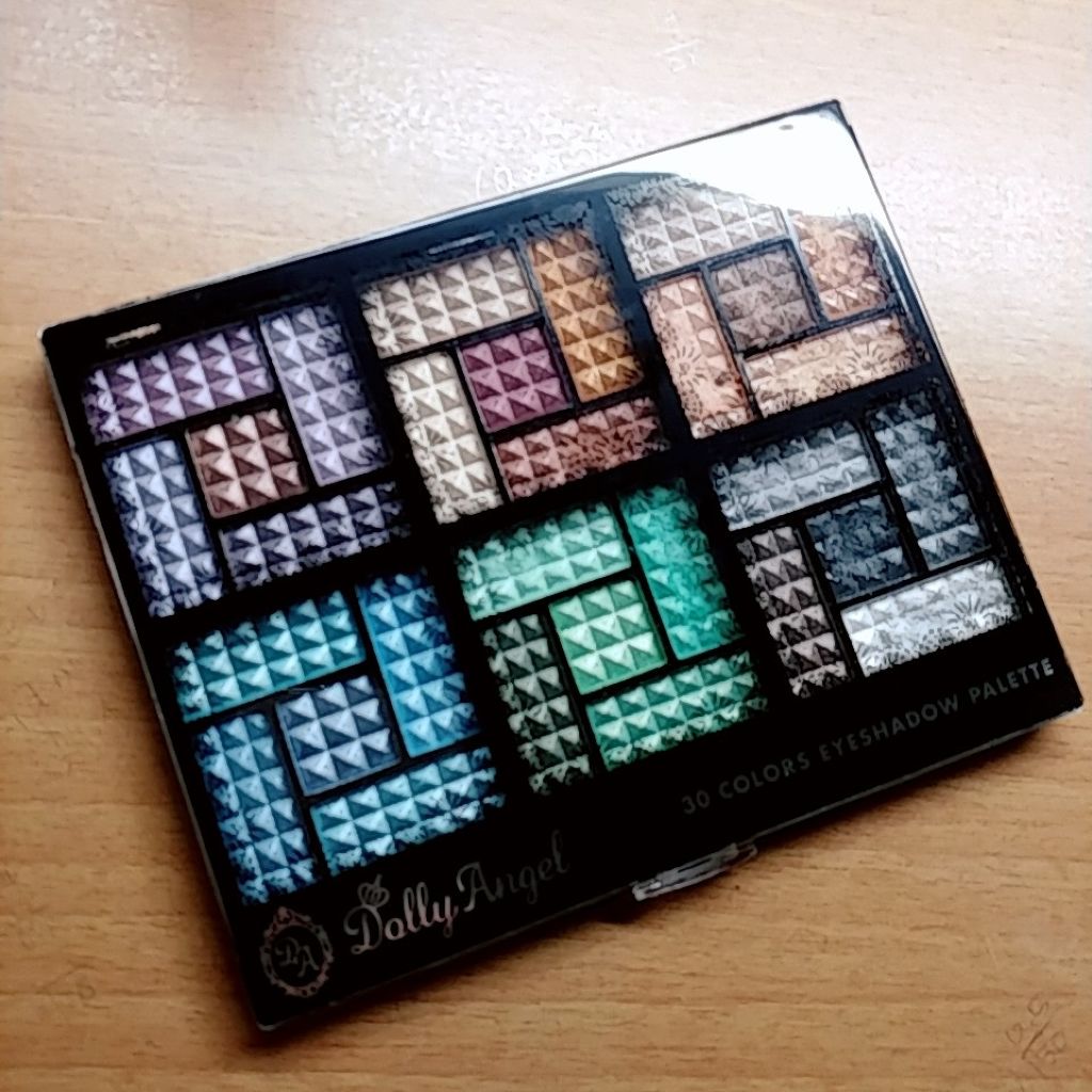 30COLORSEYESHADOWPALETTE/Dolly Angel/アイシャドウパレットを使ったクチコミ(1枚目)