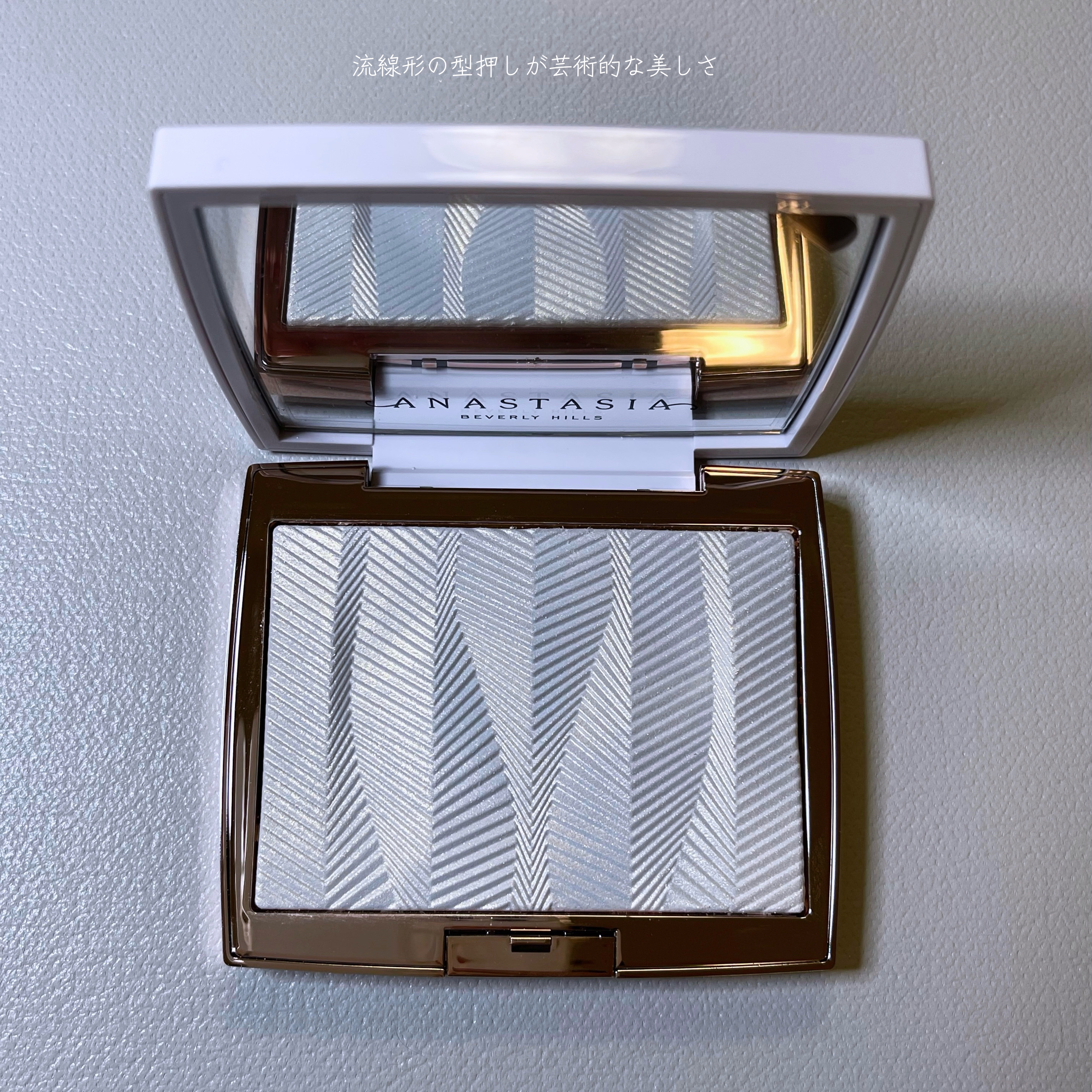 iced out ハイライター/アナスタシア ビバリーヒルズ/パウダーハイライトを使ったクチコミ（3枚目）