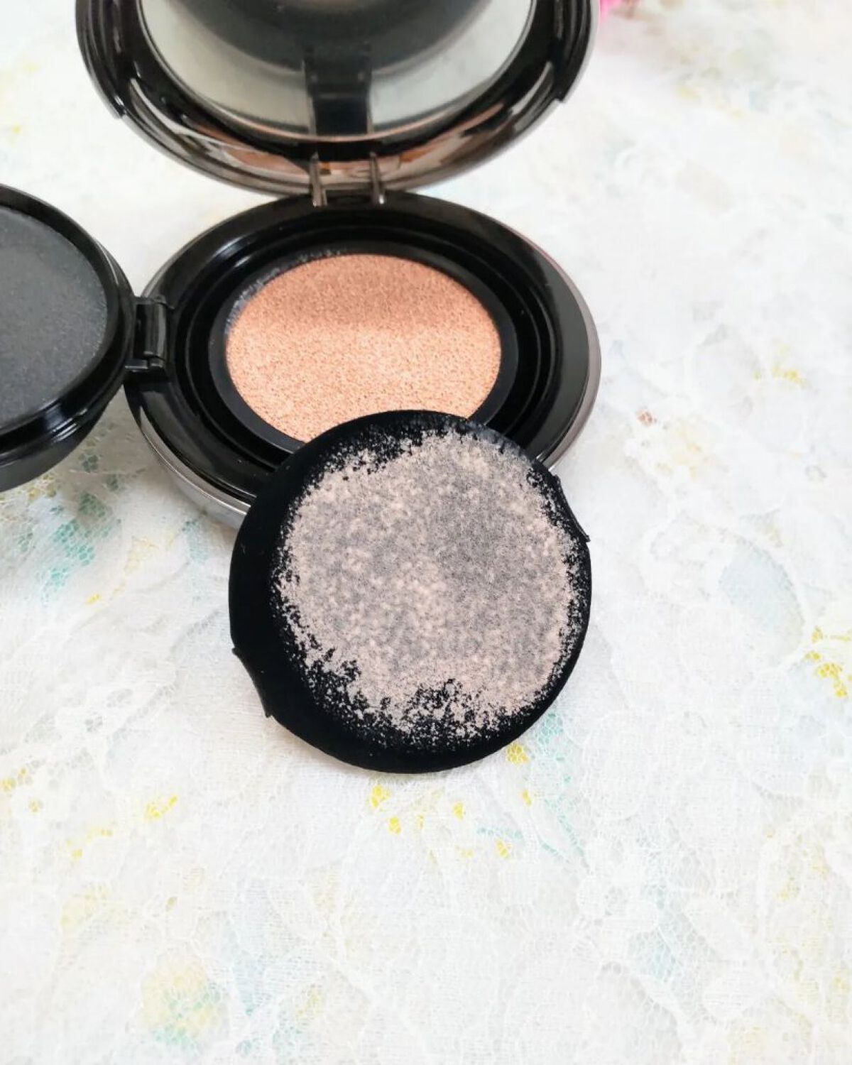 ハイパーカバーフィットクッション  グラファイト/APRILSKIN/クッションファンデーションを使ったクチコミ（3枚目）