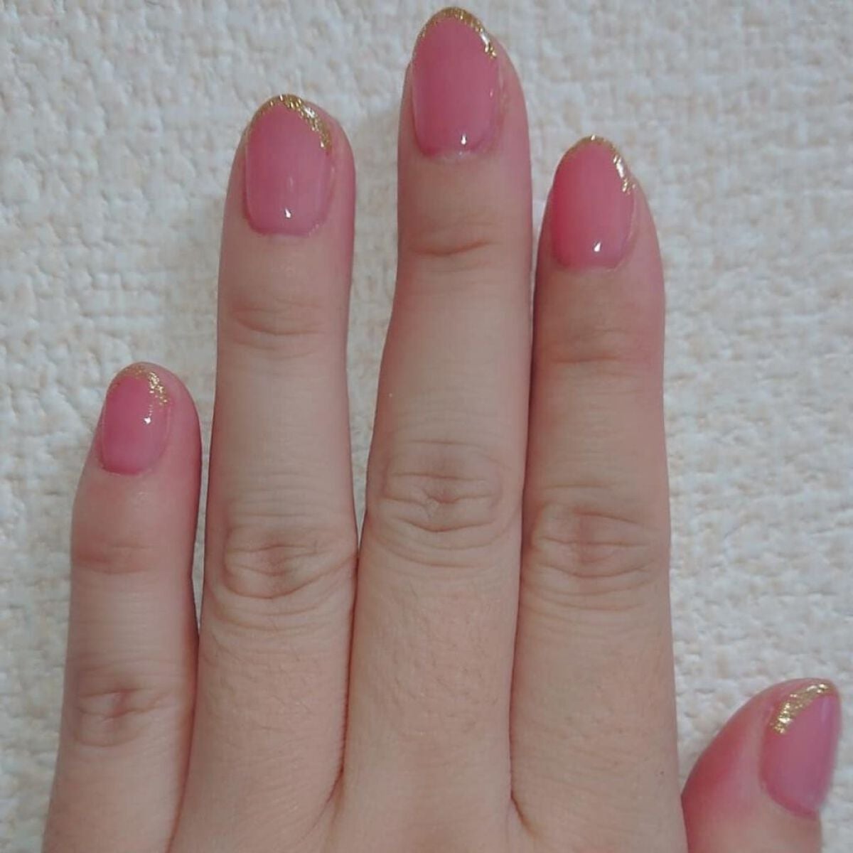 まっつん on LIPS 「自分ネイルー久々にやるのでシンプルネイル🎵ピンクやっぱり可愛い..」(1枚目)