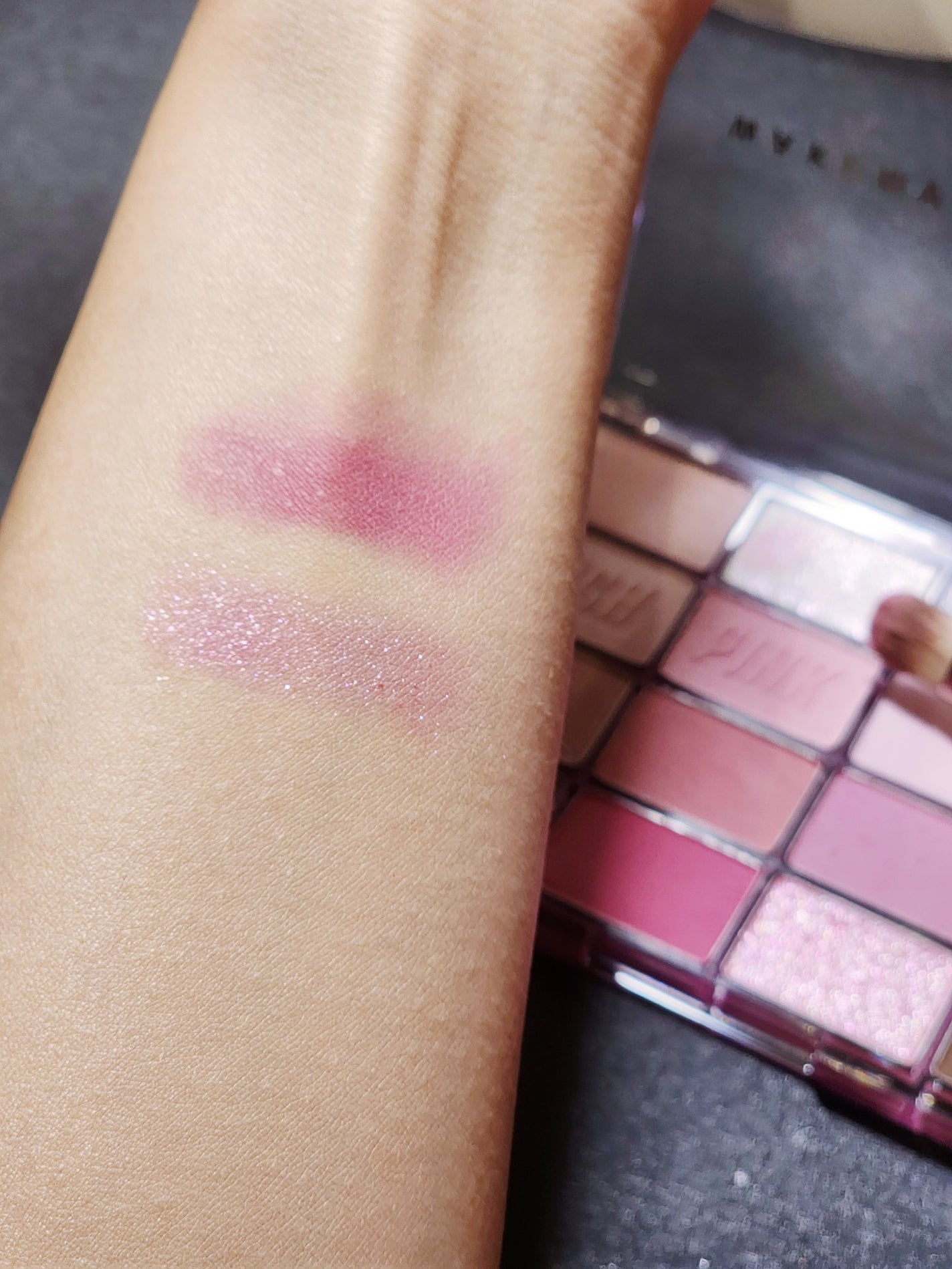 ソフトブラーリングアイパレット/wakemake/アイシャドウパレットを使ったクチコミ(2枚目)