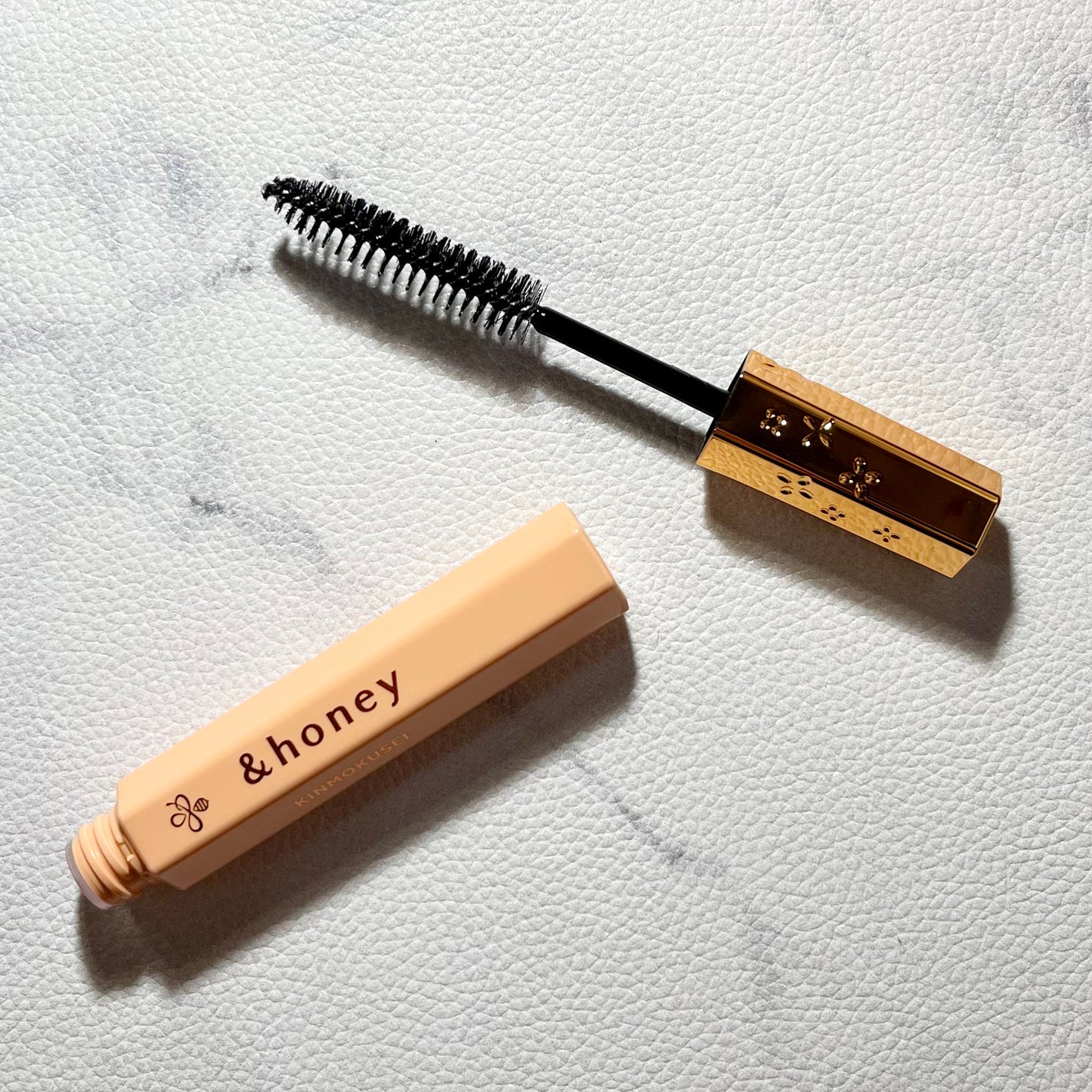 アンドハニー キンモクセイ マトメイク スティック4.0/&honey/ヘアジェルを使ったクチコミ(4枚目)