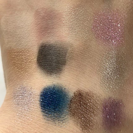 stila ラックスアイシャドウパレットのクチコミ「寒色好きにたまらなさすぎるブルベ歓喜パレット🥰
紫が何色も入っててラメが可愛すぎ.....」(2枚目)