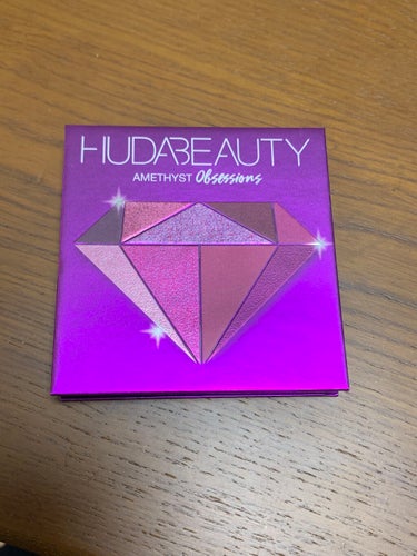 Obsessions Eyeshadow Palette/Huda Beauty/アイシャドウパレットを使ったクチコミ（1枚目）