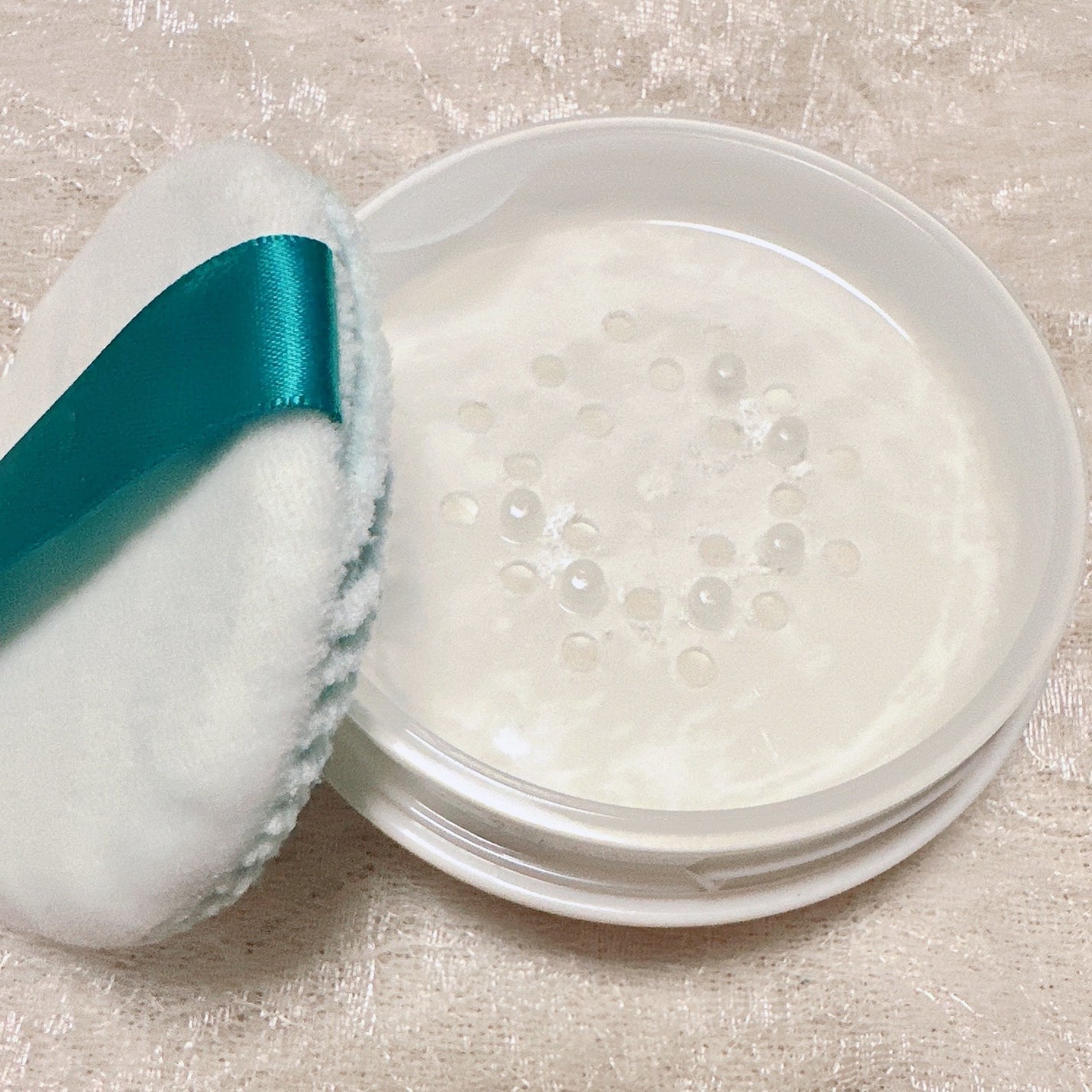 薬用さらさらデオドラントパウダー/デオナチュレ/デオドラント・制汗剤を使ったクチコミ(3枚目)