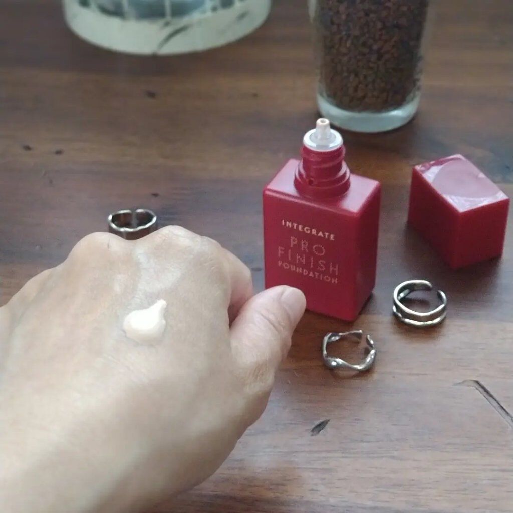 プロフィニッシュリキッド/インテグレート/リキッドファンデーションを使ったクチコミ（3枚目）