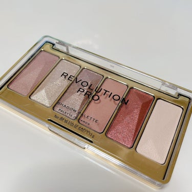 MAKEUP REVOLUTION Revolution Pro Supreme Eyeshadow Palette のクチコミ「REVOLUTION PRO
SHADOW PALETTE

ピンク系のカラーが揃った万能パレ.....」（1枚目）