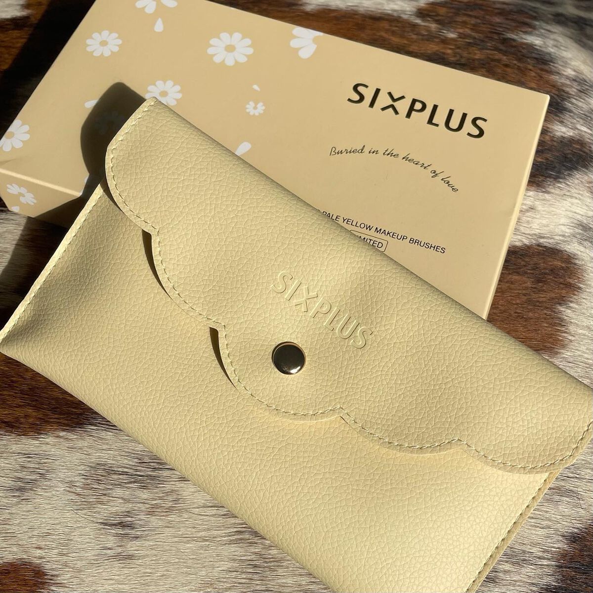 chamaru on LIPS 「私のメイクの必需品でいつも愛用してる【SIXPLUS】✨今回、..」(4枚目)