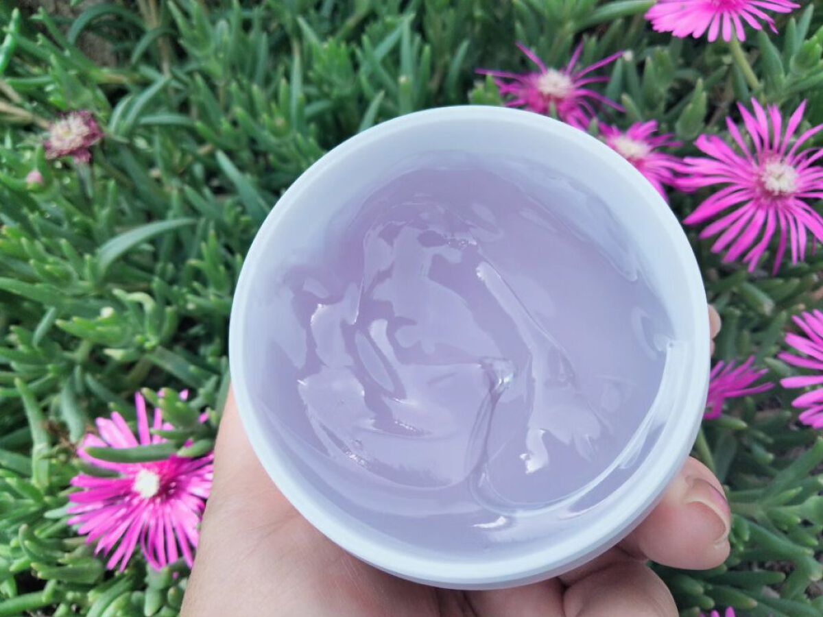 エニシングホワイト プレミアムモイスト/フェヴリナ/オールインワン化粧品を使ったクチコミ（3枚目）