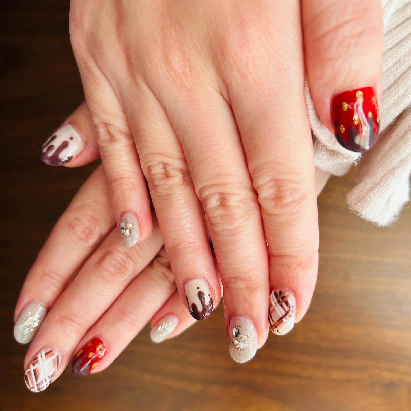 ゆきたん on LIPS 「【バレンタインネイル❄︎】こんにちは ゆきたん です✨来月はバ..」(3枚目)