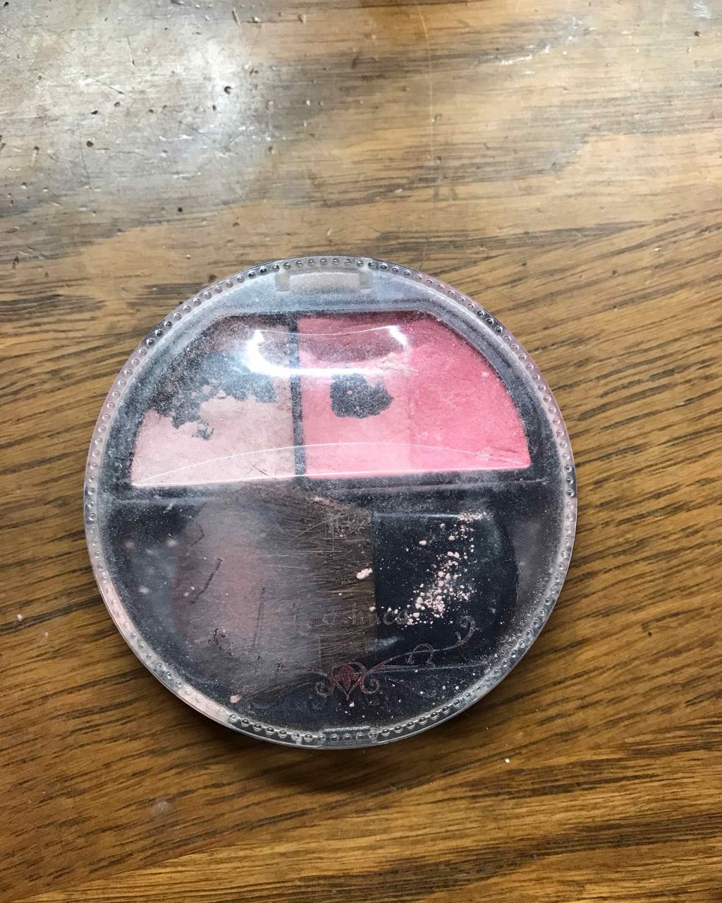 ミックスカラーチークス/ラヴーシュカ/パウダーチークを使ったクチコミ（1枚目）