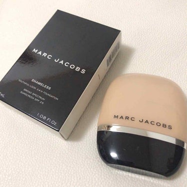 SHAMELESS YOUTHFUL-LOOK 24-H FOUNDATION/MARC JACOBS BEAUTY/リキッドファンデーションを使ったクチコミ（1枚目）