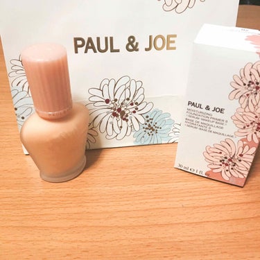 ＊PAUL&JOEモイスチュアライジングファンデーションプライマー S02

初デパコスです。
ずっと気になってたPAUL&JOEの下地・美容液をゲット(❁´ω`❁)

夏でもパウダー使えない&コンシー